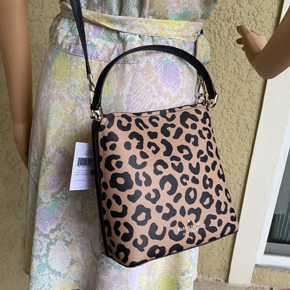 Kate Spade darcy graphic leopard small bucket - Picture 9 of 16